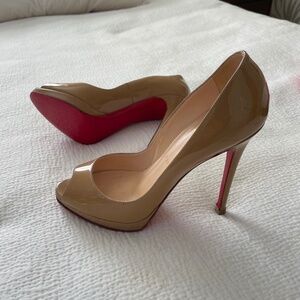 Christian Louboutin yolanda 120 patent calf nude Size 38